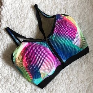 Victoria Secret Sports bra. NWOT. Pattern. Zip-up